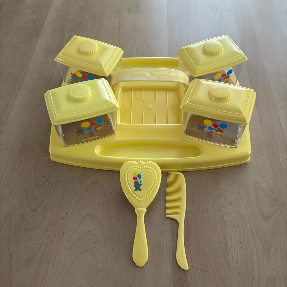 Sanitoy 1988 Vintage Nursery Set Incl Infant Brush & Comb. See Pics For Detail